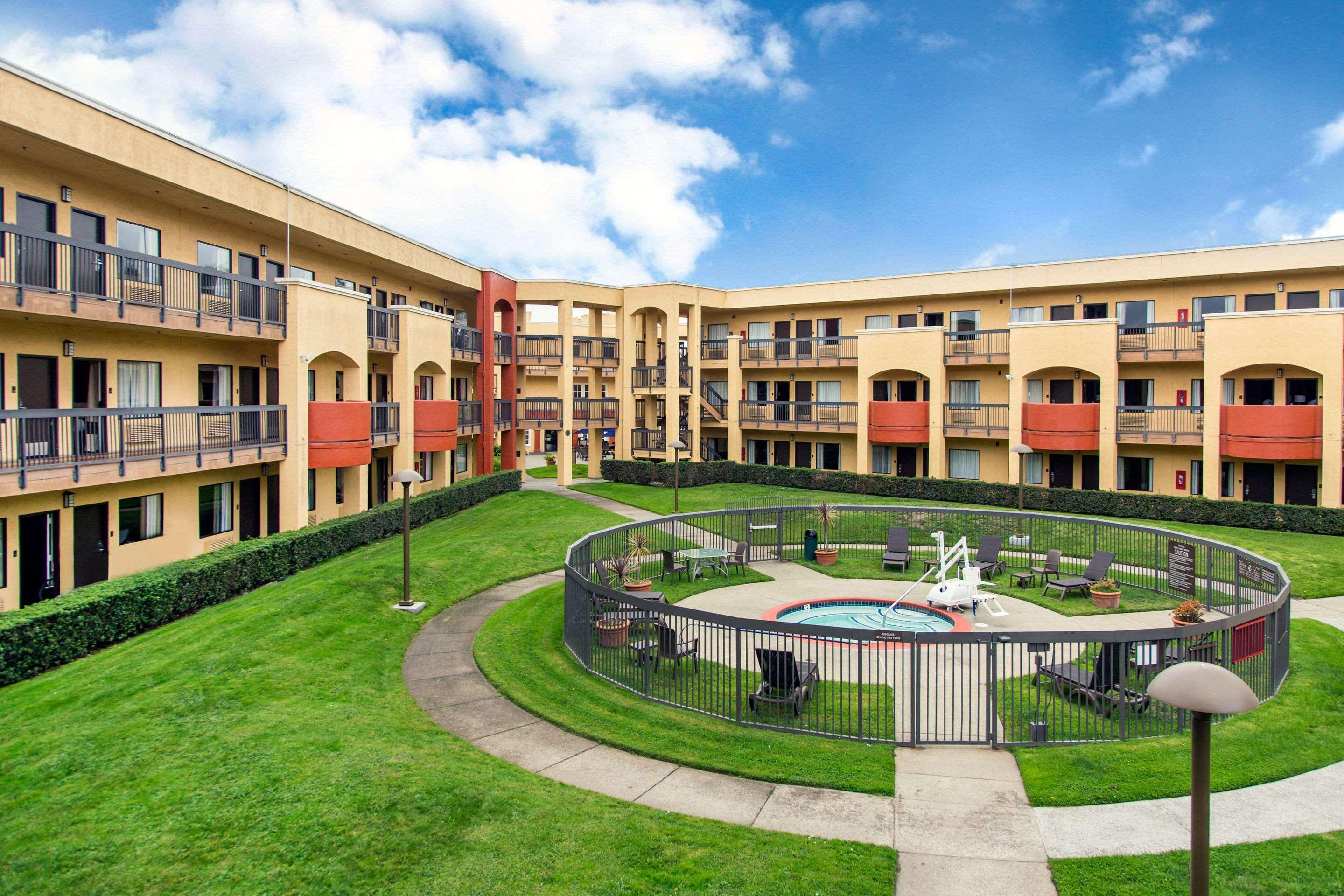 Comfort Inn & Suites San Francisco Airport North South San Francisco Exterior photo